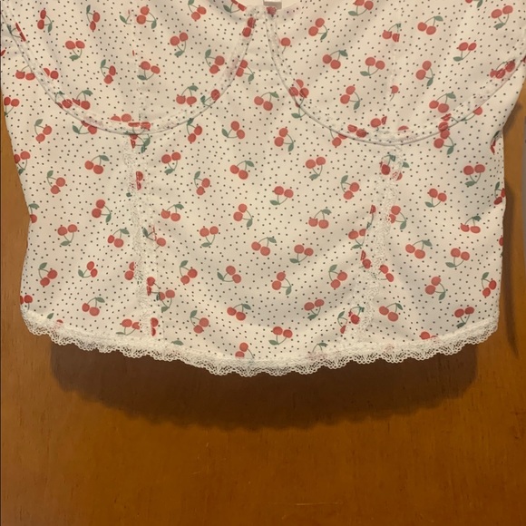 NWT Madden Girl Size L Cherry Top - Picture 5 of 7